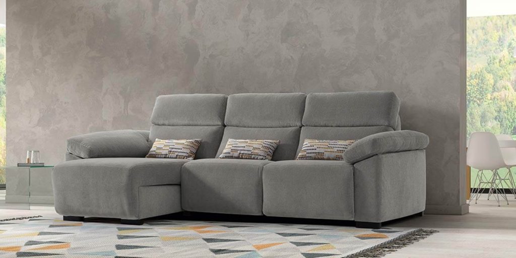 Cómo limpiar en seco los tapizados de tela de tu sofá o sillón en Madrid