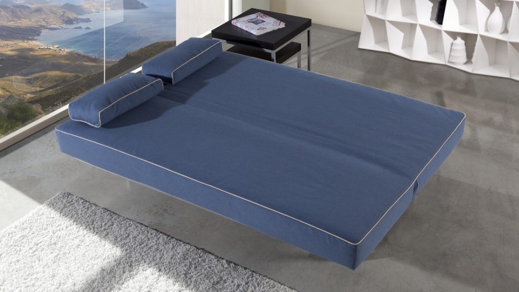 Sofás cama con apertura clic clac en nuestra tienda de muebles en Madrid